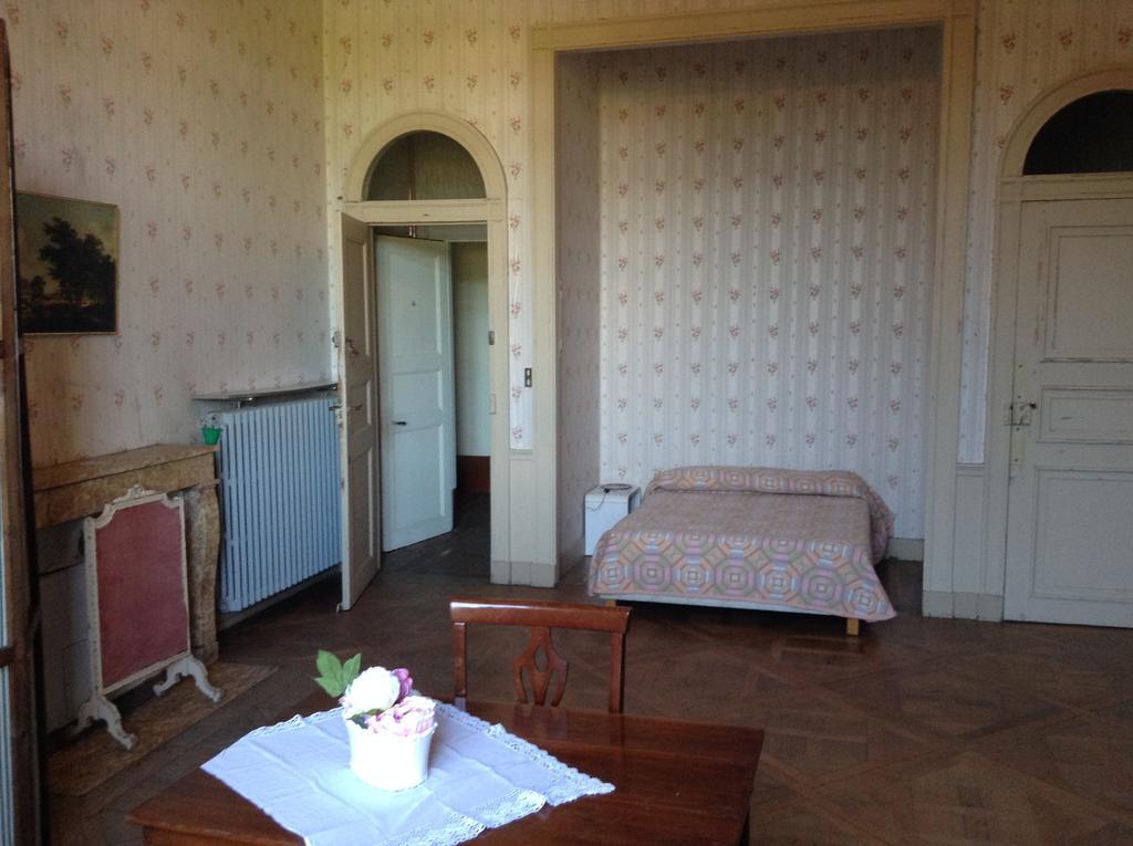 Chateau De Frasne ภายนอก รูปภาพ